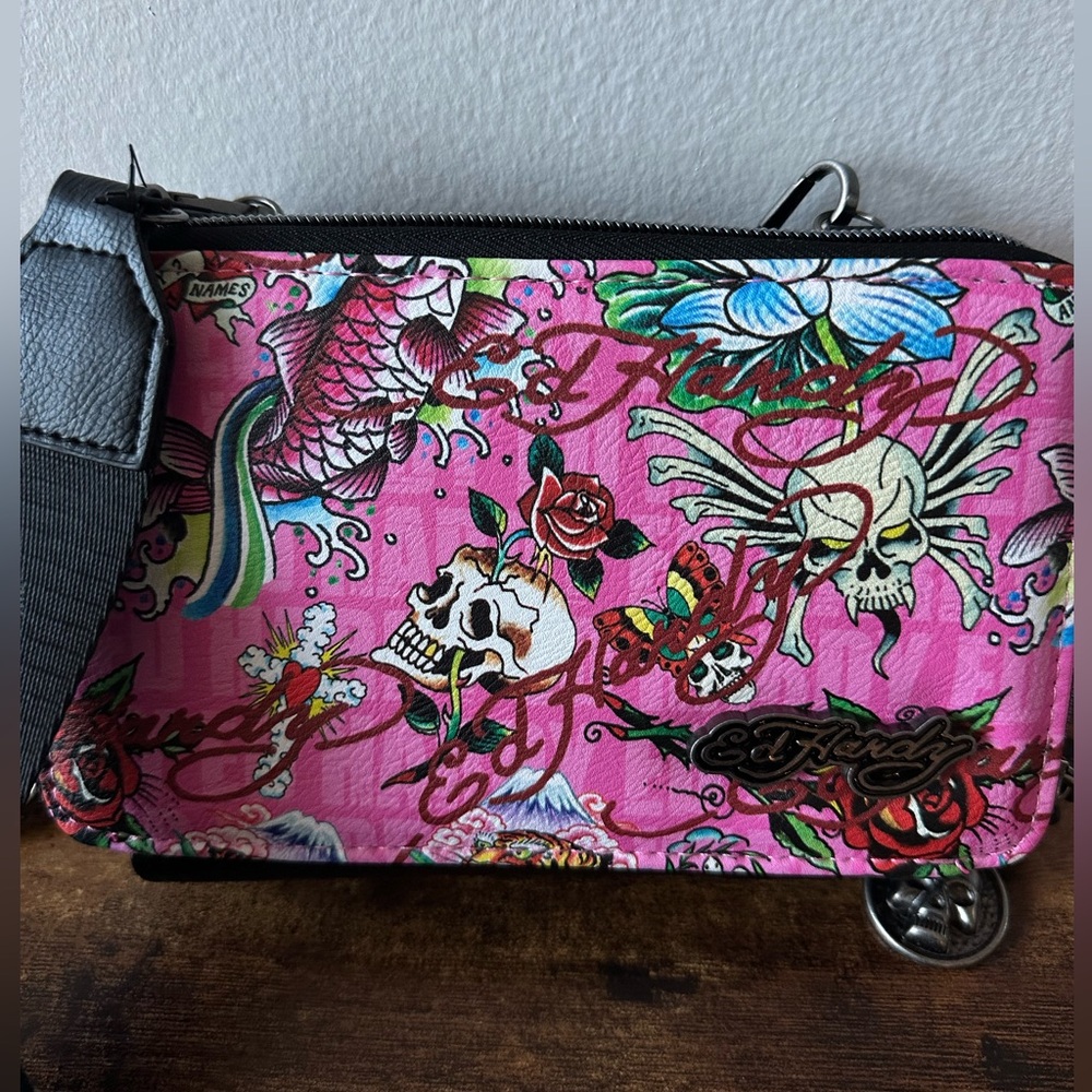 Ed Hardy Pink and Black Graphic Women's Wallet Wristlet Crossbody Bag NWT - Picture 6 of 10